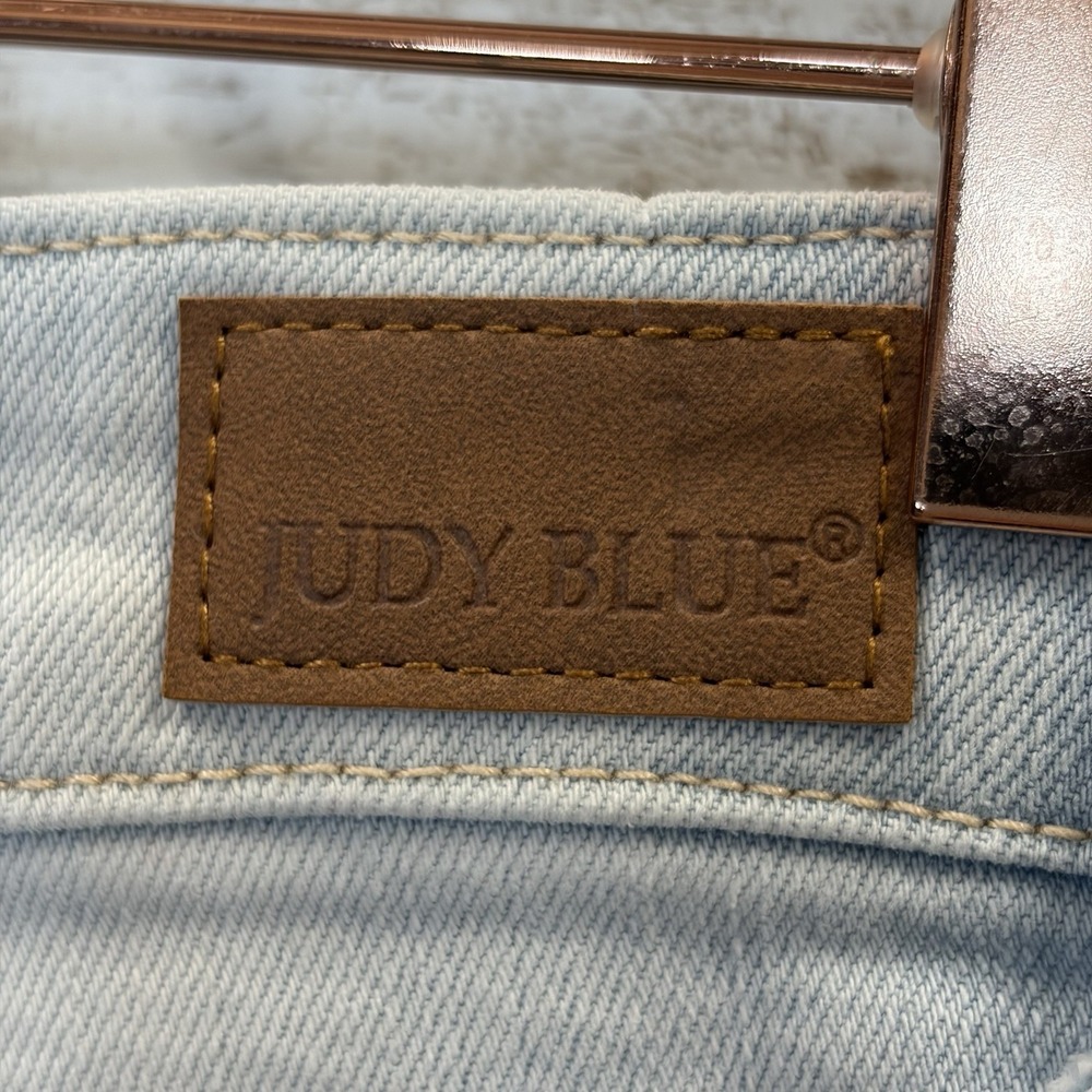 Judy Blue Womens M Shorts Aztec Pockets Peek Patches Cuffed High Rise JB150137 - Picture 5 of 11